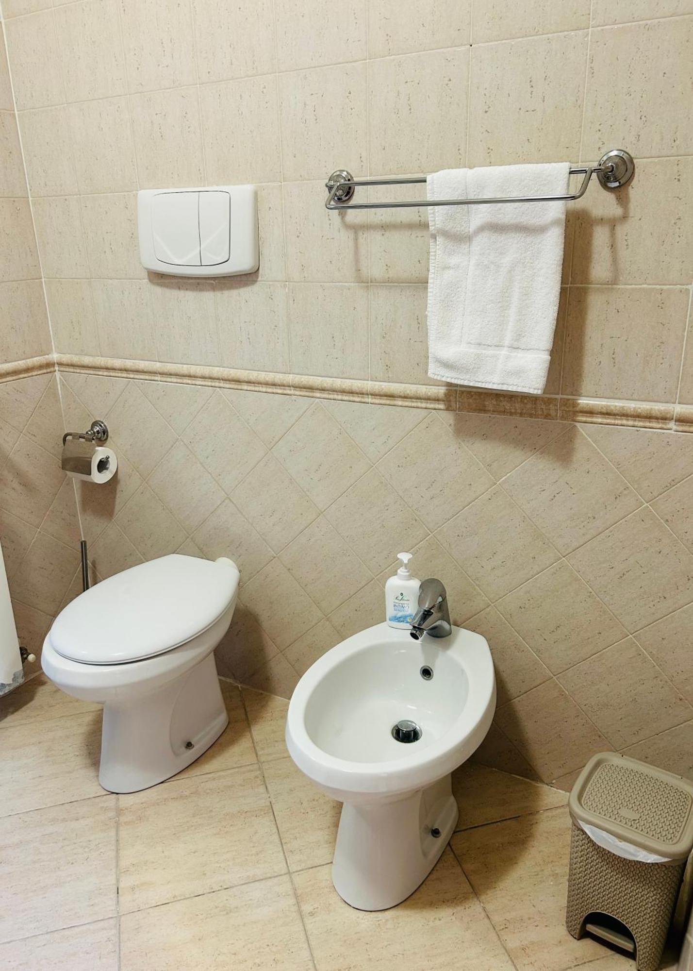 The House Room Aeroporto Fiumicino Extérieur photo