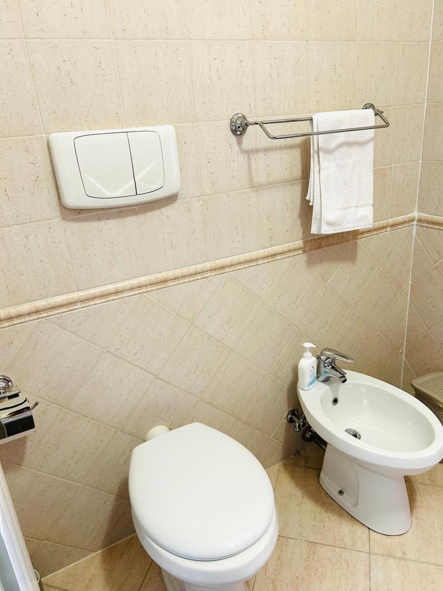 The House Room Aeroporto Fiumicino Extérieur photo